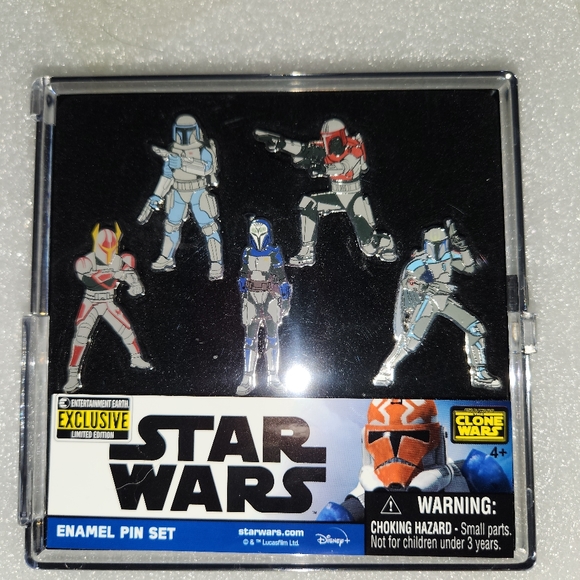 Set of 2 Clone Wars 5 piece pin set - Picture 3 of 5